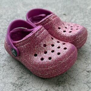 Crocs classic glitter fur lined pink preloved size C5 beach summer camp princess